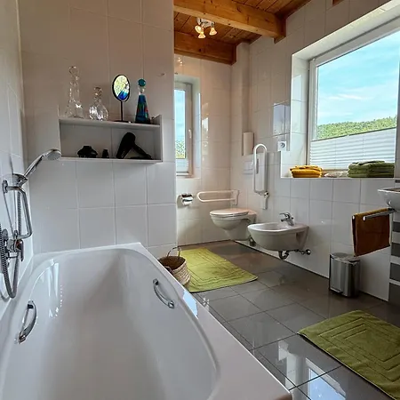 Prázdninový dům Casa-philipp, Mediterrane, Lichtdurchflutete, Stilvolle Ruhe-oase, Ebenerdig, Mit Garten, Terrasse, Grill Und Sauna Im Naturparadies Fraenkische Schweiz