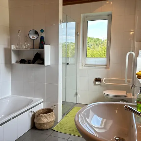 Prázdninový dům Casa-philipp, Mediterrane, Lichtdurchflutete, Stilvolle Ruhe-oase, Ebenerdig, Mit Garten, Terrasse, Grill Und Sauna Im Naturparadies Fraenkische Schweiz *